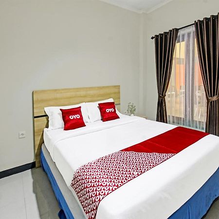 Oyo 91617 Hotel Mutiara Lombok Extérieur photo