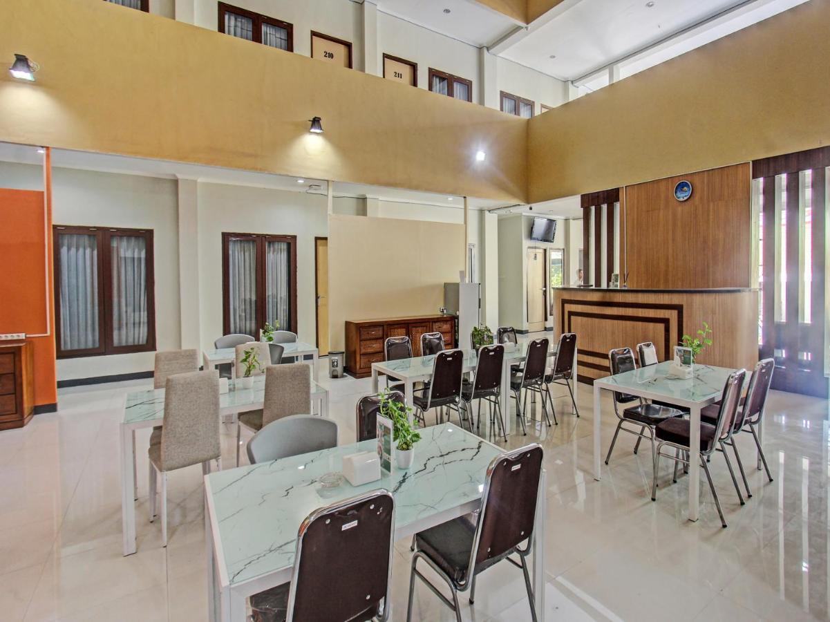 Oyo 91617 Hotel Mutiara Lombok Extérieur photo