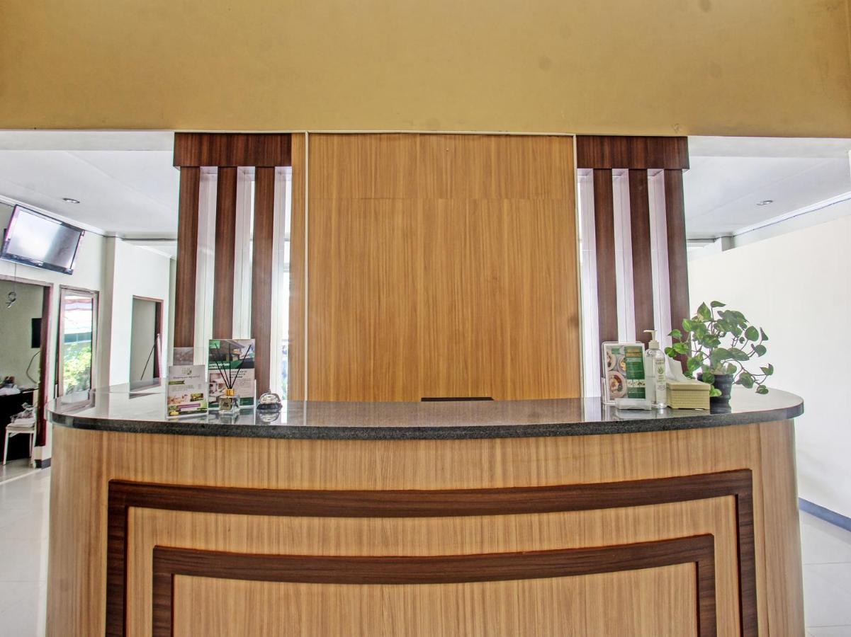 Oyo 91617 Hotel Mutiara Lombok Extérieur photo
