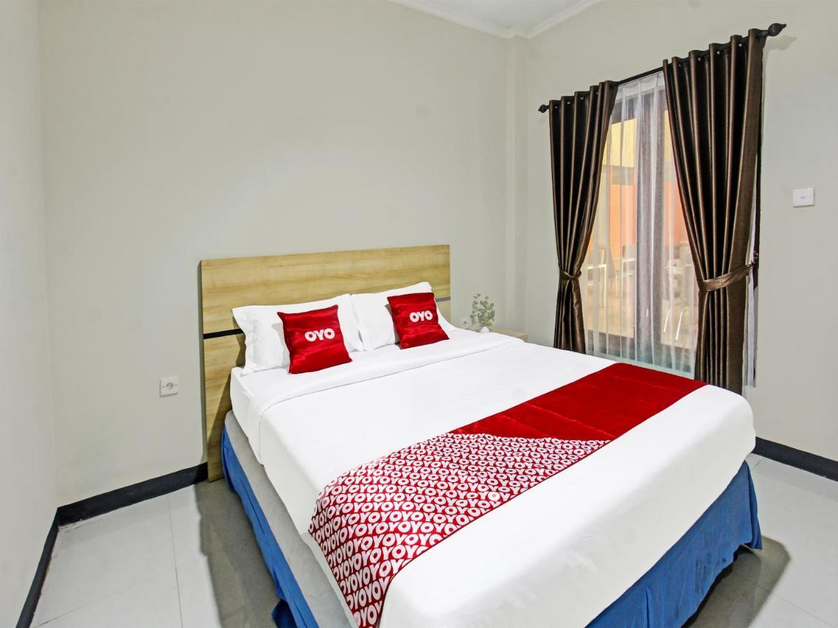Oyo 91617 Hotel Mutiara Lombok Extérieur photo