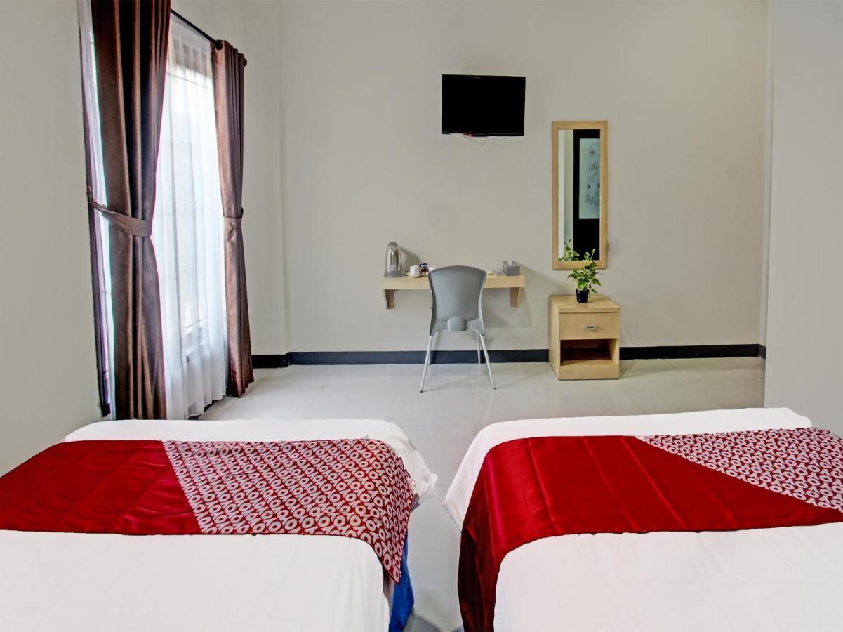 Oyo 91617 Hotel Mutiara Lombok Extérieur photo