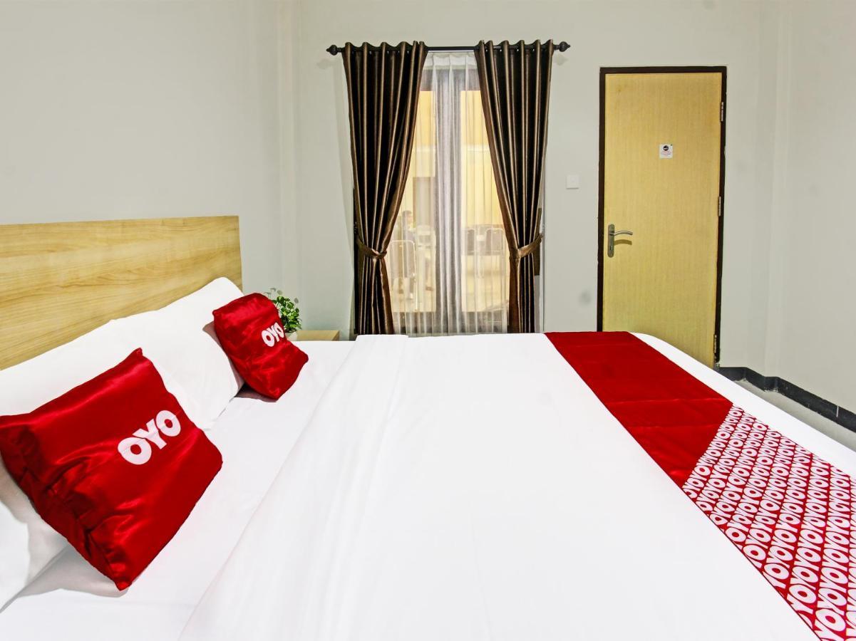 Oyo 91617 Hotel Mutiara Lombok Extérieur photo