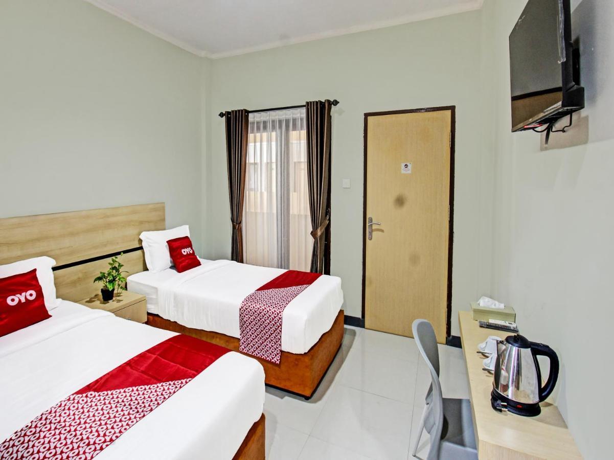 Oyo 91617 Hotel Mutiara Lombok Extérieur photo